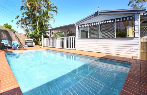 Southport Cottage | Surfers Beach style Cottage Pet Friendly