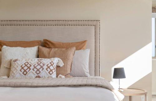 Ocean Grove House | Surfside Haven - 100m to beach - sleeps 12!
