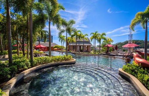 Nong Chaeng Apartment | Surin Beach Serviced 3 Bedroom Sea View Apart-ment Comprehensive Facilities Resort Pool Gym Guest Choice