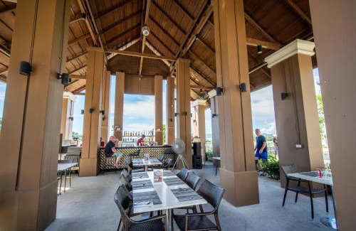 Nong Chaeng Apartment | Surin Beach Serviced 3 Bedroom Sea View Apart-ment Comprehensive Facilities Resort Pool Gym Guest Choice
