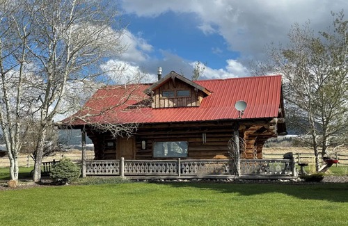 Bozeman Cabin | Susie's Place | 1 Bed, 1 Bath