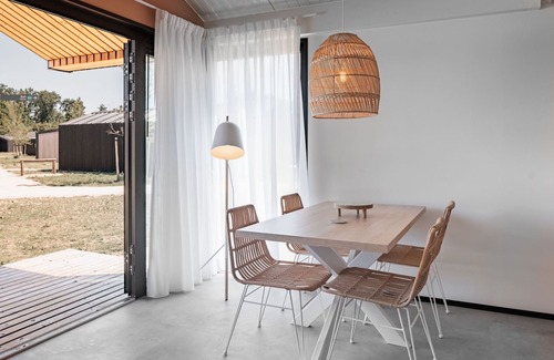 Municipality of Brielle House | Sustainable lodge on the Brielse Meer