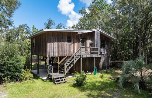 White Springs Cabin | Suwannee Comfort, Private Cozy Cabin on the Suwannee River
