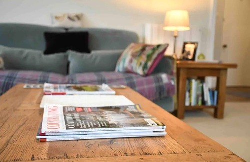 Near Sawrey Apartment | Swallows Loft. A Lakeland retreat, fabulous views & fell walks from the door, EV