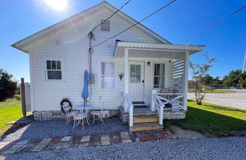 Swansboro House | Swanky Swan - 3BR/2BA, Swansboro close to downtown - short drive to Camp Lejeune