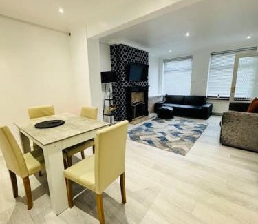 Harborne House | Swanky2bedRetreatNearHarborne
