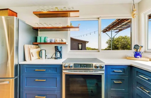 Johnson City Cabin | Sweeping Hill Country Views from "the Hilltop"
