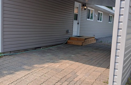 Algoma District House | Sweet Central Stay in Elliot Lake