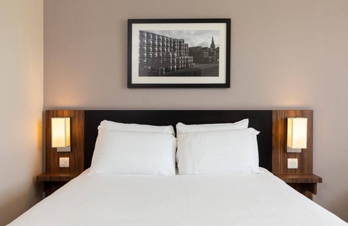 Dunfermline Hotel | Sweet Chestnut, Dunfermline by Marston's Inns