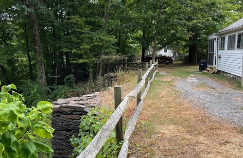Saugerties Cottage | Sweet cottage on land with a creek - Now 50% off month-long rentals.