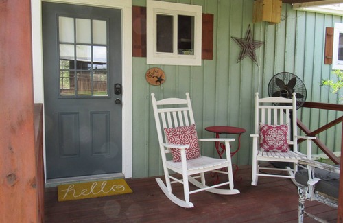 Dripping Springs Cabin | SWEET HILL COUNTRY CABIN in the PERFECT location; Sleeps 4-5