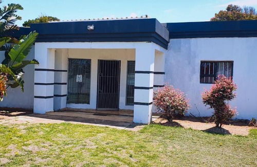 Summerstrand House | Sweet Home39 Guest House Summerstrand