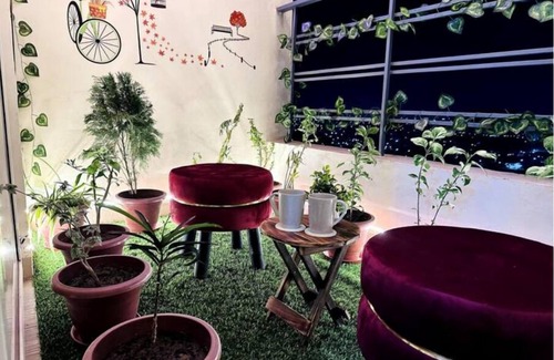 Greater Noida Apartment | Sweet Retreat By Buddies Home