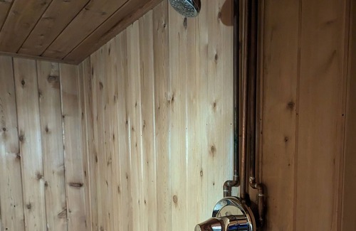 White Pine House | Sweet, Spacious Sauna Retreat