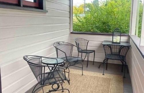 West Eugene Apartment | Sweet Suite #2n