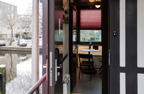 Hoofddorppleinbuurt Apartment | SWEETS - Theophile de Bockbrug