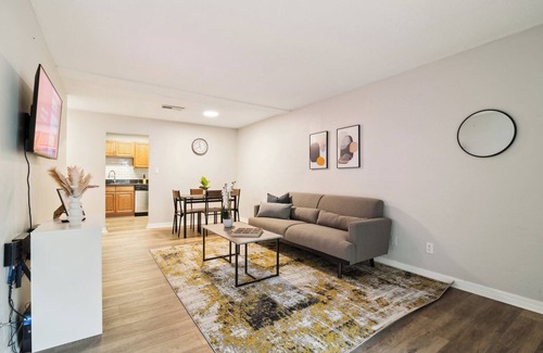 Gainesville Apartment | Sweetwater 24A I Beautiful 1Bd Apt I Free Parking