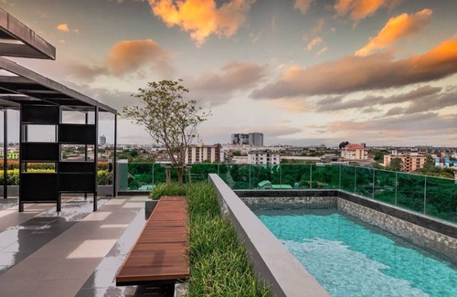 Mueang Samut Prakan District Apartment | Swimming pool and gym , near BTS PuChao/bkbloft9 - Tambon Thepharak