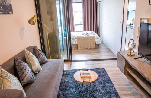 Mueang Samut Prakan District Apartment | Swimming pool and gym , near BTS PuChao/bkbloft9 - Tambon Thepharak