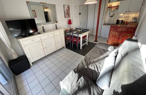Tamaris Apartment | Swimming pool, barbecue, beach