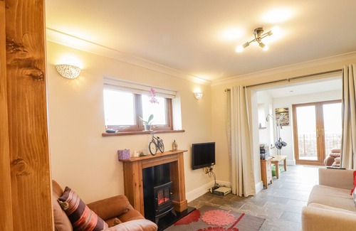 Aberdare Cottage | SWN Y GWYNT, with a garden in Cefn Rhigos