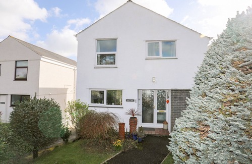Criccieth Cottage | SWN Y MOR (SOUND OF THE SEA), pet friendly in Criccieth