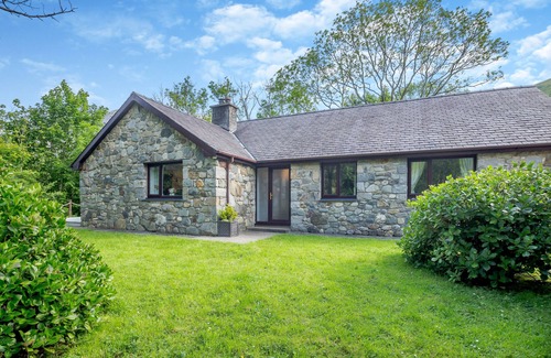 Nant Peris House | Swn y Nant - Three Bedroom House, Sleeps 6