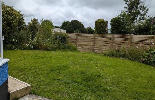 Llandysul Apartment | Synod Farm Cottage, 5 Person Hot Tub, Pets Welcome