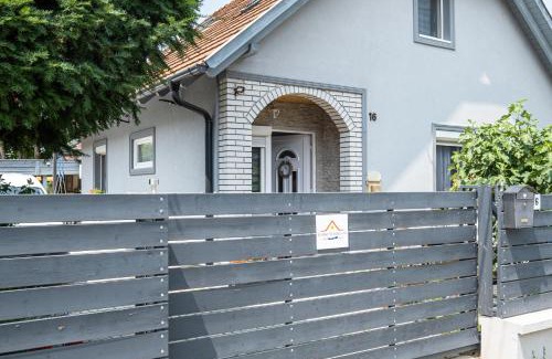Balatonkenese Apartment | Szürke Vendégház Balatonkenesén