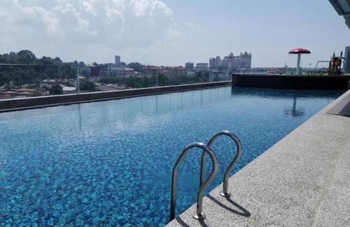 Batu Buruk Apartment | T STAY at Icon Residence -for 1 Room Free Netflix & Pool