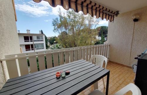 Les Sablettes Apartment | T2 climatisé dans résidence avec piscine, tout à pied