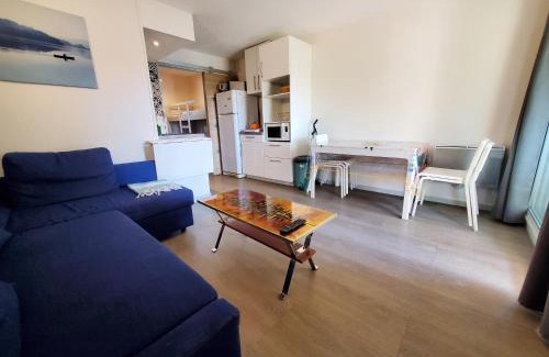 Les Sablettes Apartment | T2 climatisé dans résidence avec piscine, tout à pied