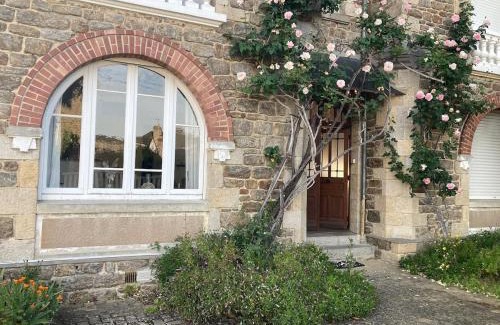 Dinard Apartment | T2 de Charme dans Villa Typique, Proche de la Mer