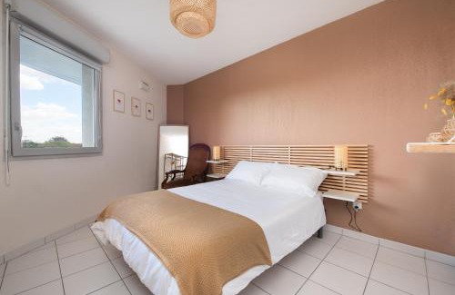 Ancely Apartment | T2 Havre du paux - Au pied du TRAM Ancely - Parking & Clim