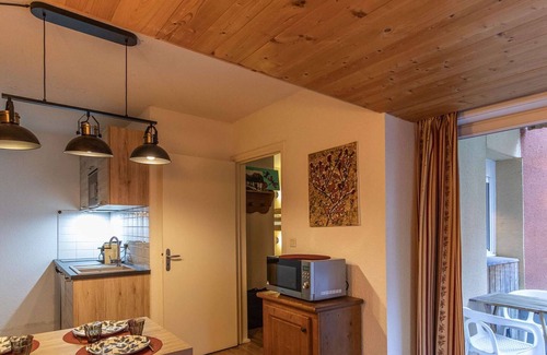 Cauterets Apartment | T3 Apartment with Terrace, Garden, and Pools in Cauterets