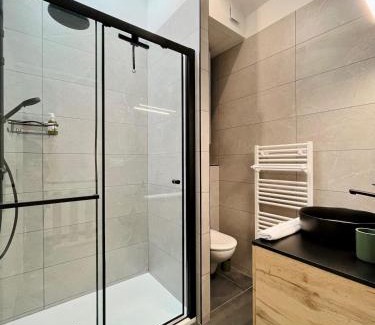 Bourgoin-Jallieu Apartment | T3 Neuf & Moderne, Wifi Haut Débit Parking Gratuit