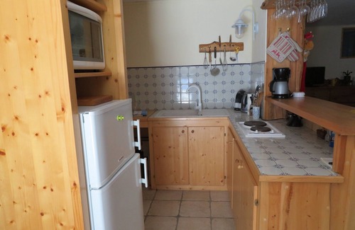 Besse Apartment | T3 of 60m ² in ground of house (4/6 pers.) In mountain village classified (1550m)