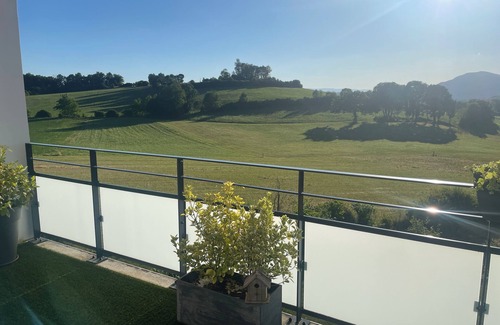 Annecy-le-Vieux Apartment | T4 with large terrace and view of nature and mountains, quiet, in Annecy le Vieux
