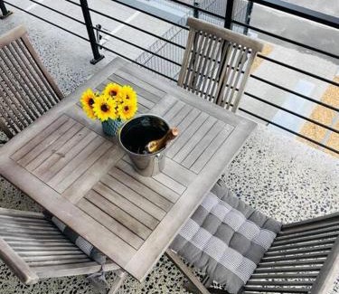 West Beach Apartment | Tableview/Blouberg beach front stunning Apartment.