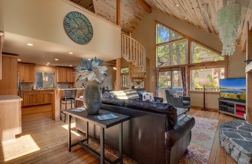Pioneer Trail House | Tahoe at its finest, AC, EV charger, guests love it! Impeccably maintained