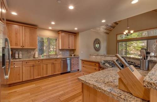 Pioneer Trail House | Tahoe at its finest, AC, EV charger, guests love it! Impeccably maintained