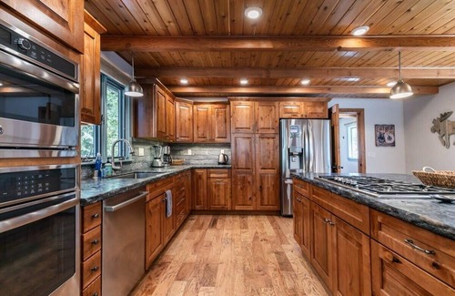 Carnelian Woods House | Tahoe Dreamer - Newly Remodeled 4BR