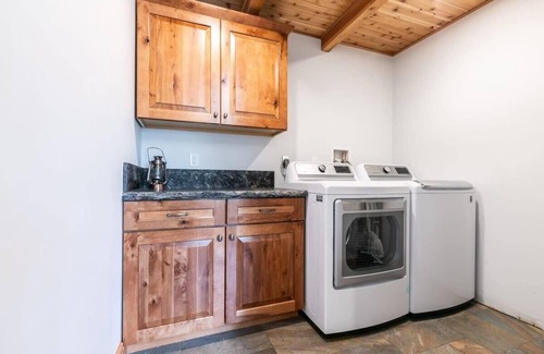 Carnelian Woods House | Tahoe Dreamer - Newly Remodeled 4BR