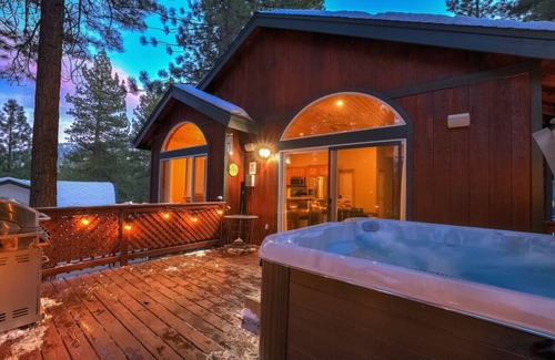 Pioneer Trail Apartment | Tahoe Tranquility - Dogs + Hot tub + Ping Pong