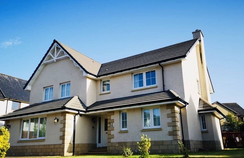 South Galson Villa | Taigh d'Luxe - Classic elegance meets modern chic in stunning spacious villa