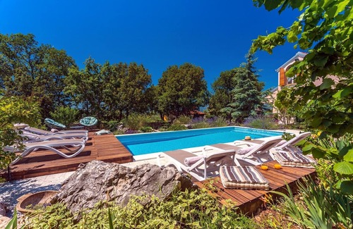 Sestanovac Villa | Tajina Kuca, Villa for 6 people with a botanical garden, 32 sqm heated pool with hydro massage, playground, 2 bedrooms, 2 bathrooms