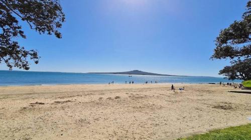 Narrow Neck House | Takapuna Bay