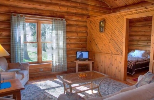 Fennville Cabin | Take A Break By The Lake!