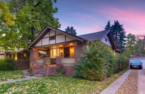 Washington Park West Apartment | Take a break from the busy downtown scene in lovely Washington Park - dubbed "Wash Park" by locals