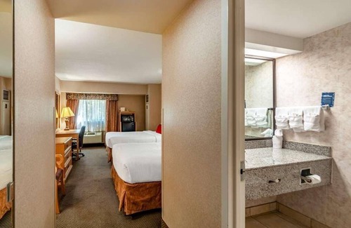 Radnor - Fort Myer Heights Resort | Take a stroll along the picturesque streets of Georgetown! Pets Allowed, Parking
